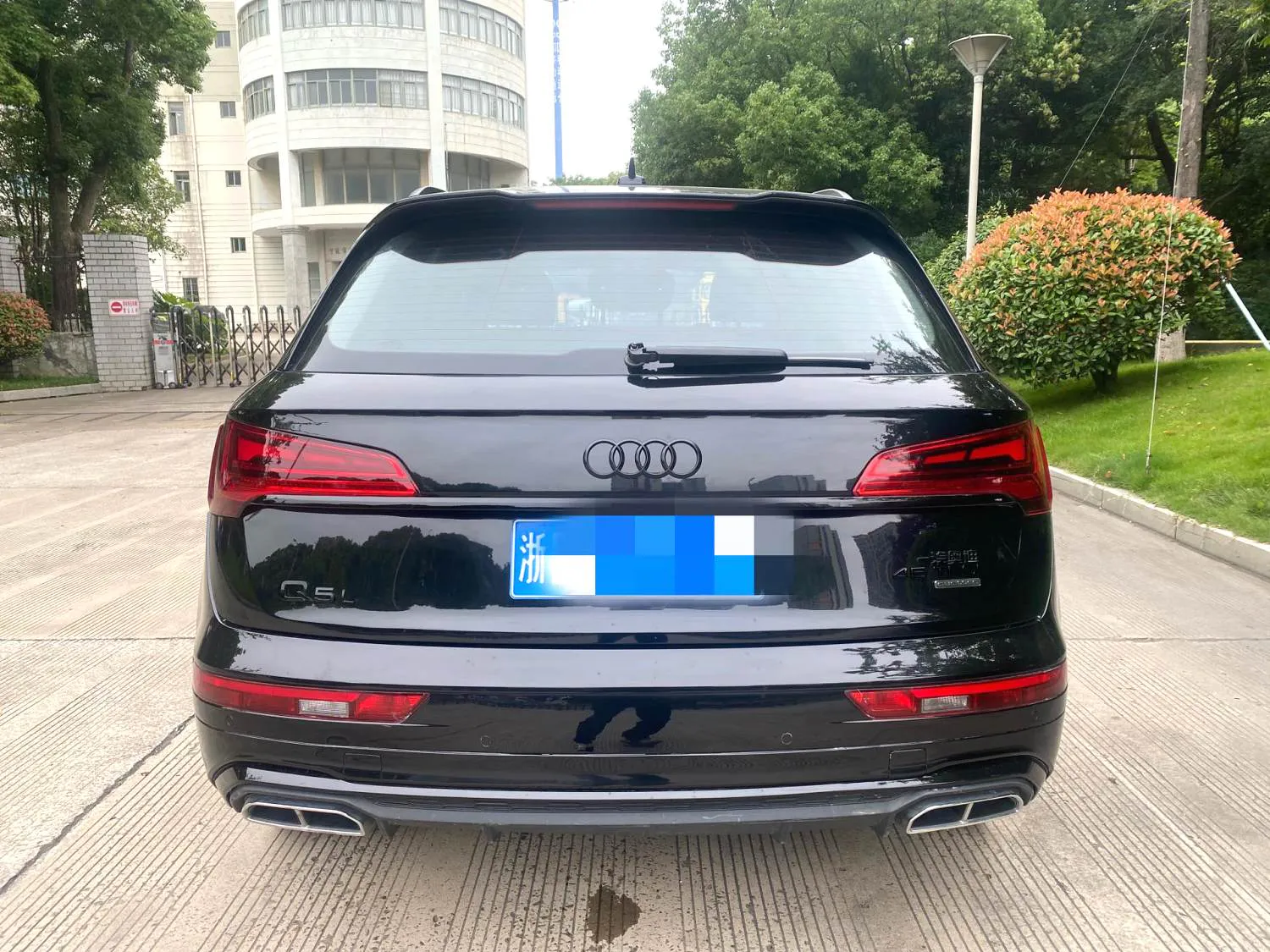 Audi Q5L 2023 Q5L 2.0 TFSI 40 TFSI Ice and Snow Sports Edition — Voir la photo 3