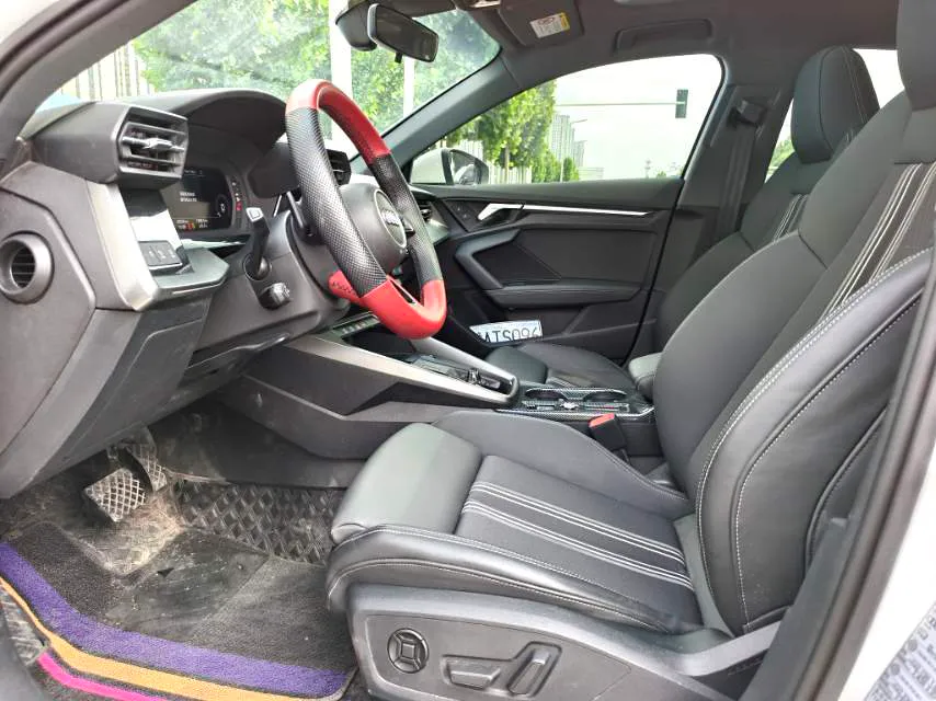Audi A3 2024 A3L Limousine 1.4 TFSI 35 TFSI Fashion Sport Version — Voir la photo 5