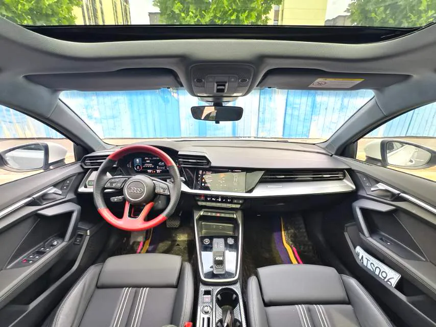 Audi A3 2024 A3L Limousine 1.4 TFSI 35 TFSI Fashion Sport Version — Voir la photo 4
