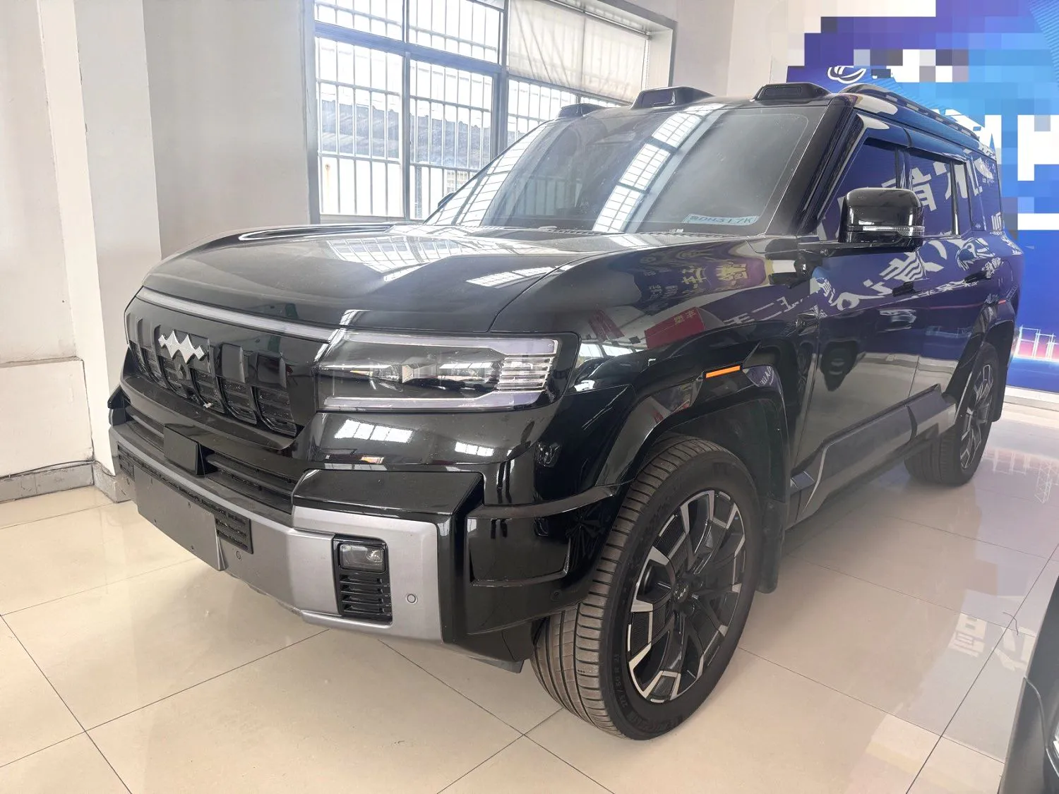 Formula Leopard 8 2025 Great Wall Tank 8 2.0T CVT Intelligent & Brave Luxury Drone Edition, 7 seats — photo 1