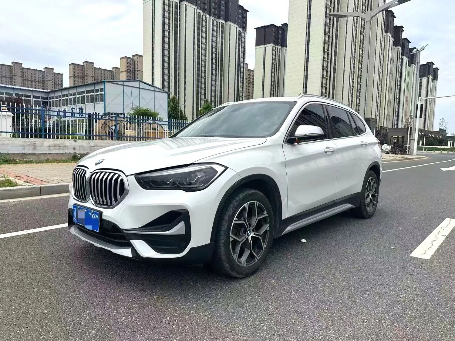 BMW BMW X1 — White