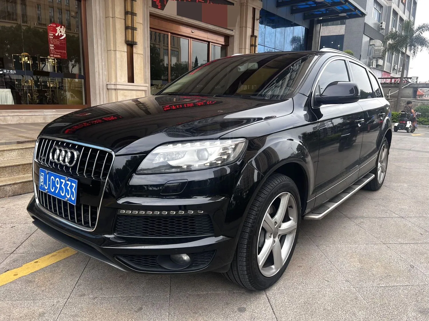 Audi Audi Q7 (Imported) — Black