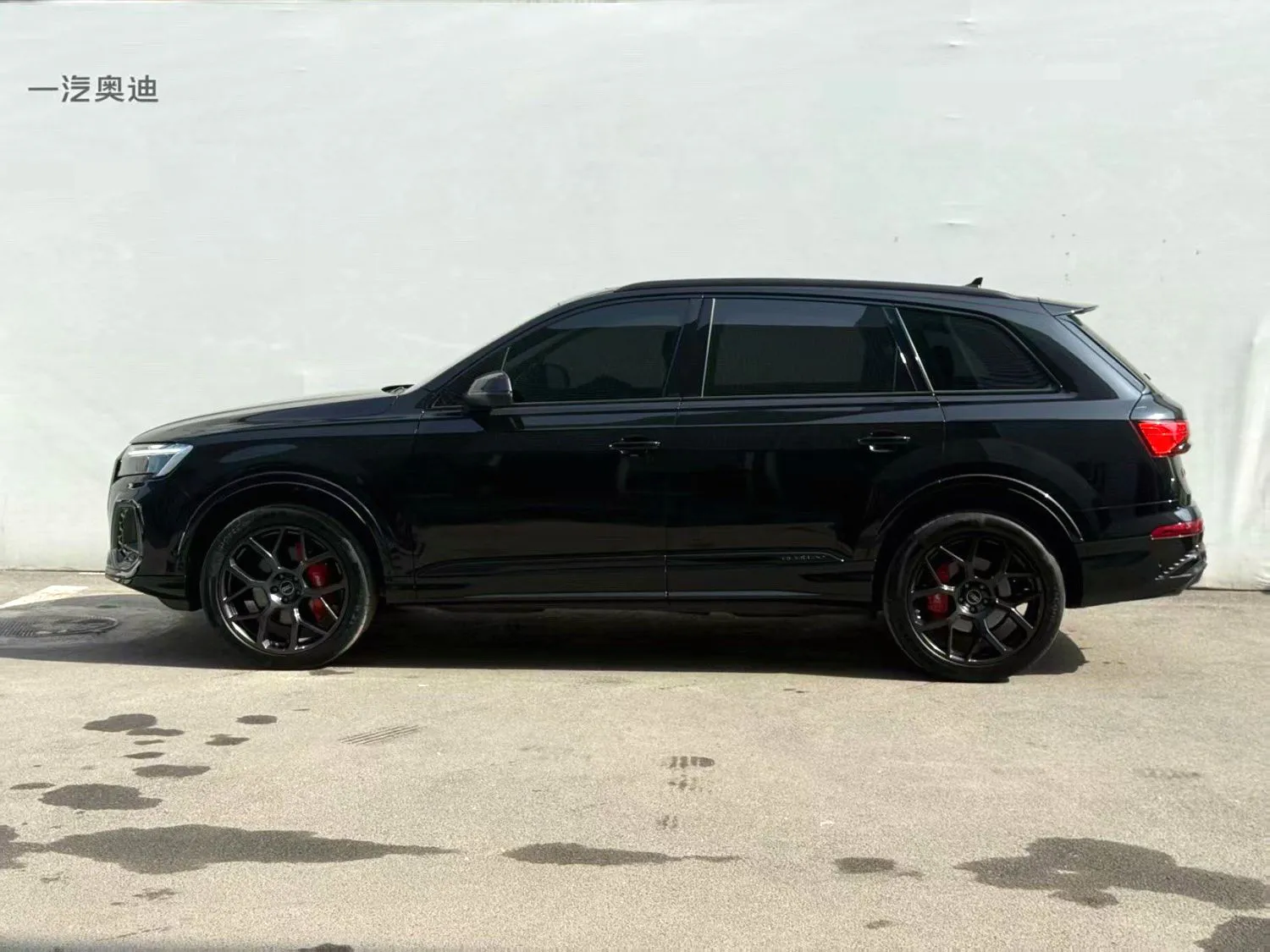 Audi Q7 (Imported) 2024 Q7 2.0 TFSI 45 TFSI Quattro S line Black Warrior Edition — View photo 3