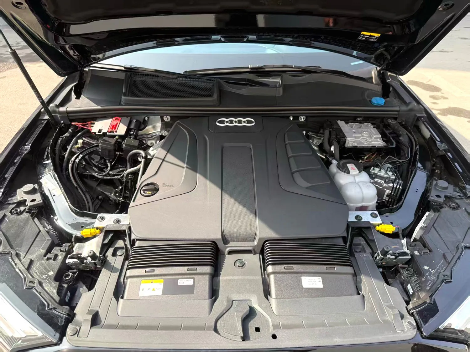 Audi Q7 (Imported) 2024 Q7 2.0 TFSI 45 TFSI Quattro S line Black Warrior Edition — View photo 6