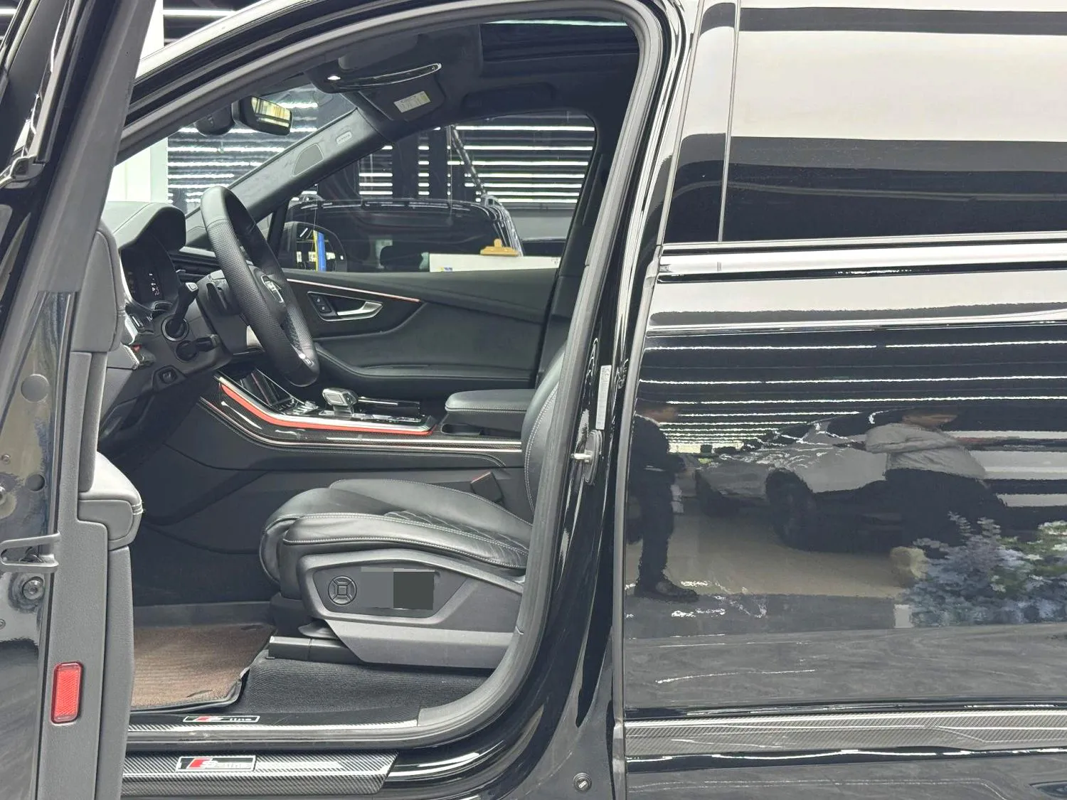 Audi Q7 (Imported) 2024 SQ7 4.0 TFSI Night Knight Edition — Ver foto 2