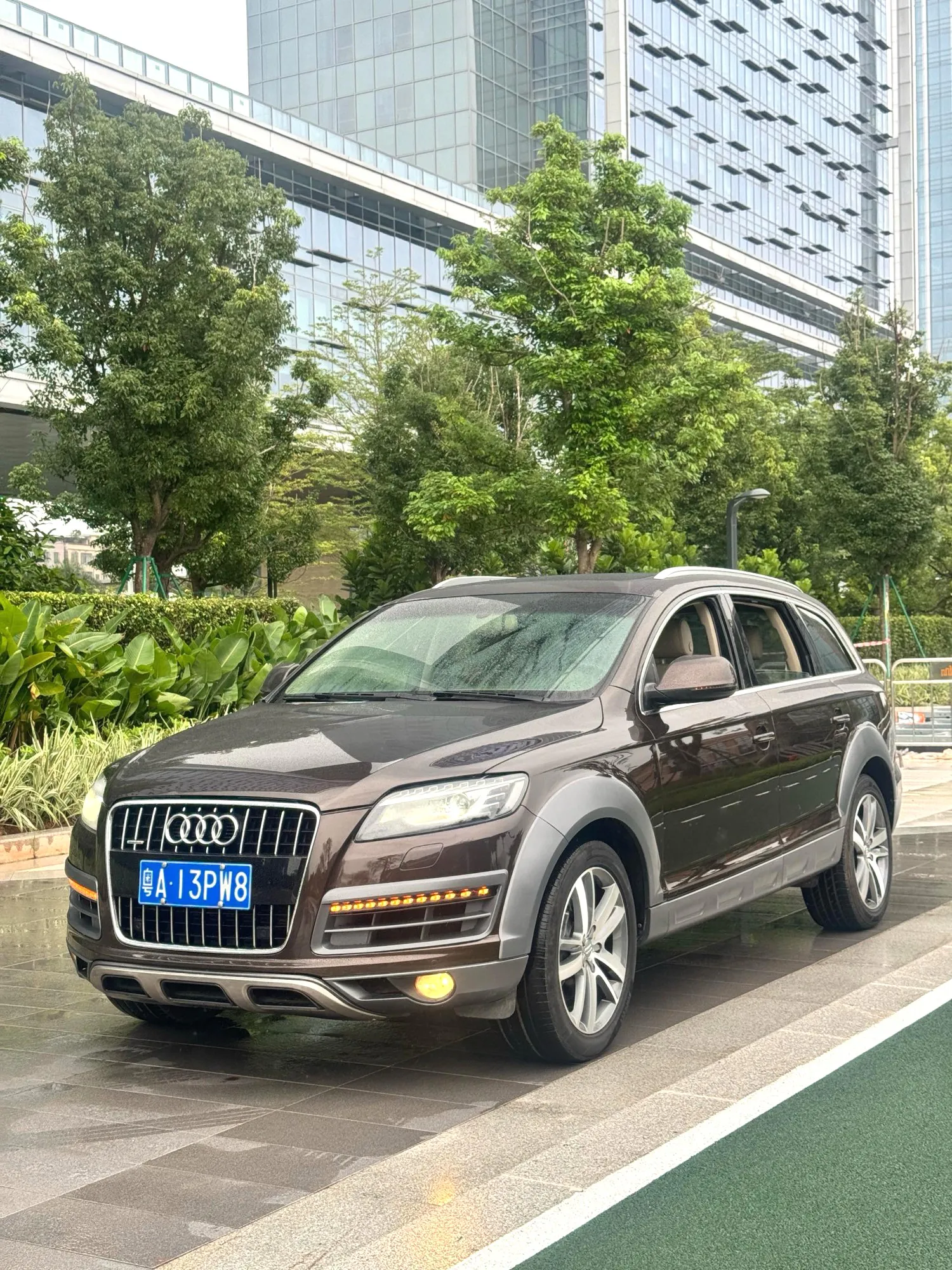 Audi Audi Q7 (Imported) — بني