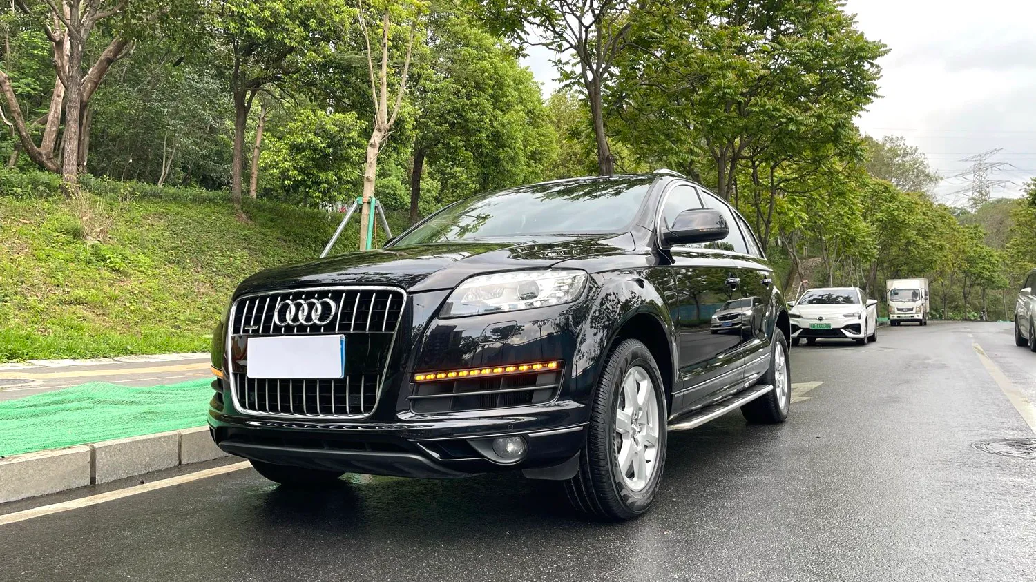 Audi Audi Q7 (Imported) — Чёрный