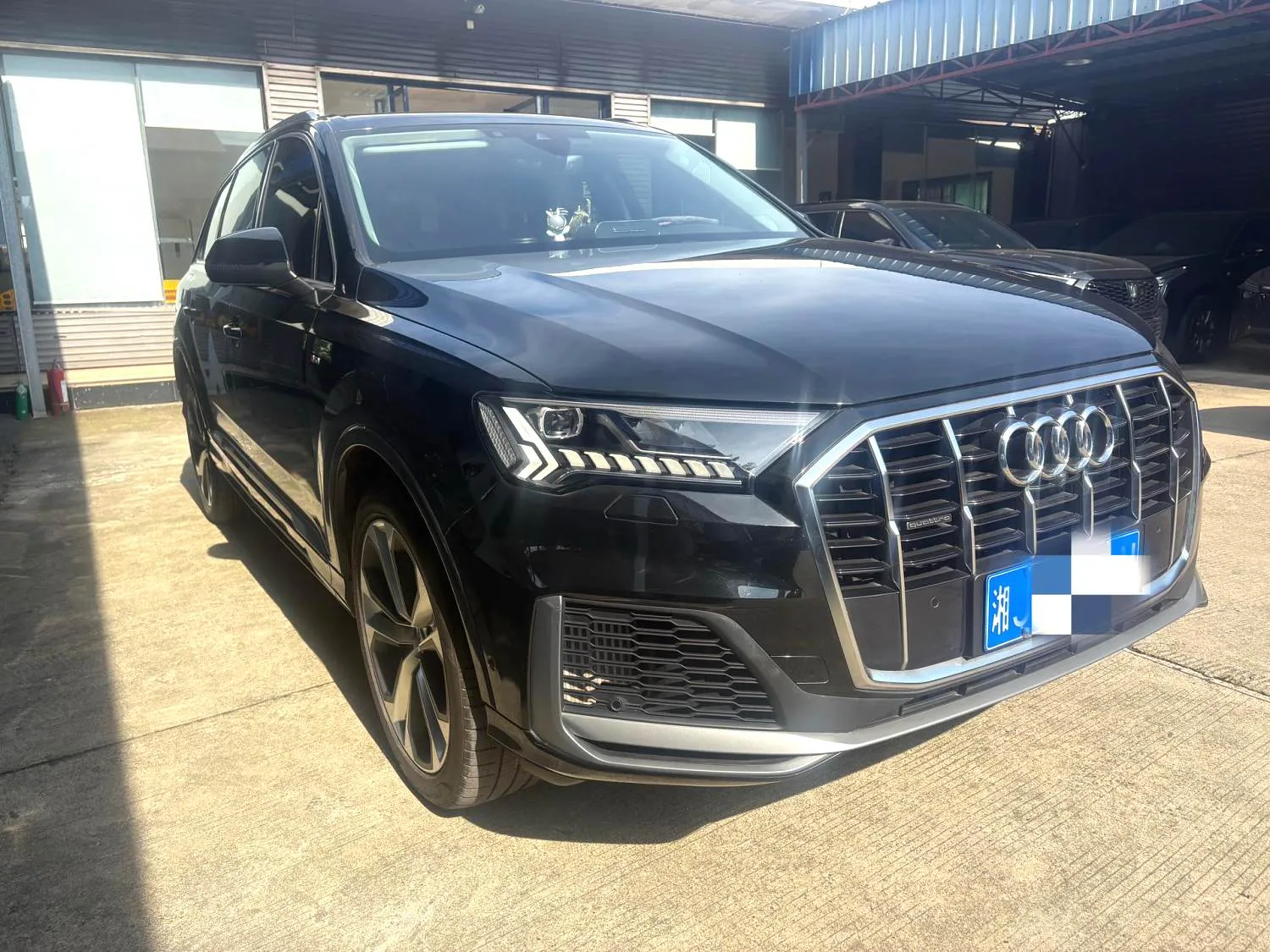 Audi Q7 (Imported) 2023 Q7 48V 3.0TFSI 55TFSI Quattro S line Ice and Snow Sports Edition — Ver foto 2