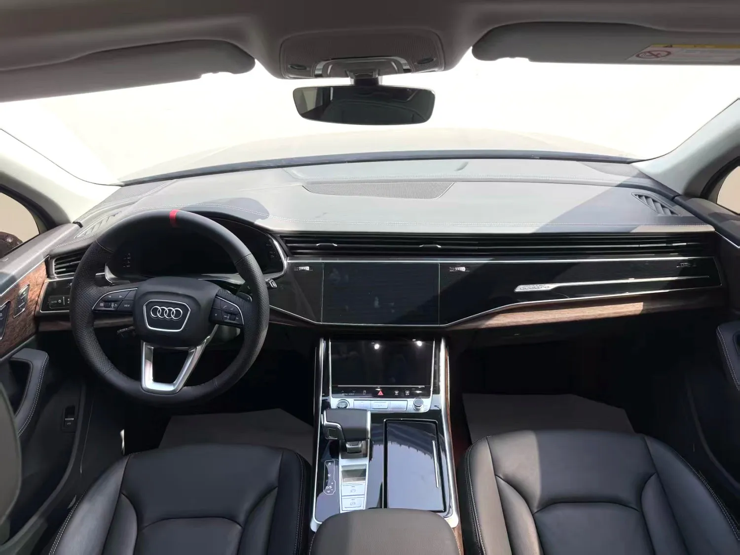 Audi Q7 (Imported) 2024 Q7 2.0 TFSI 45 TFSI Quattro S line Black Warrior Edition — View photo 4