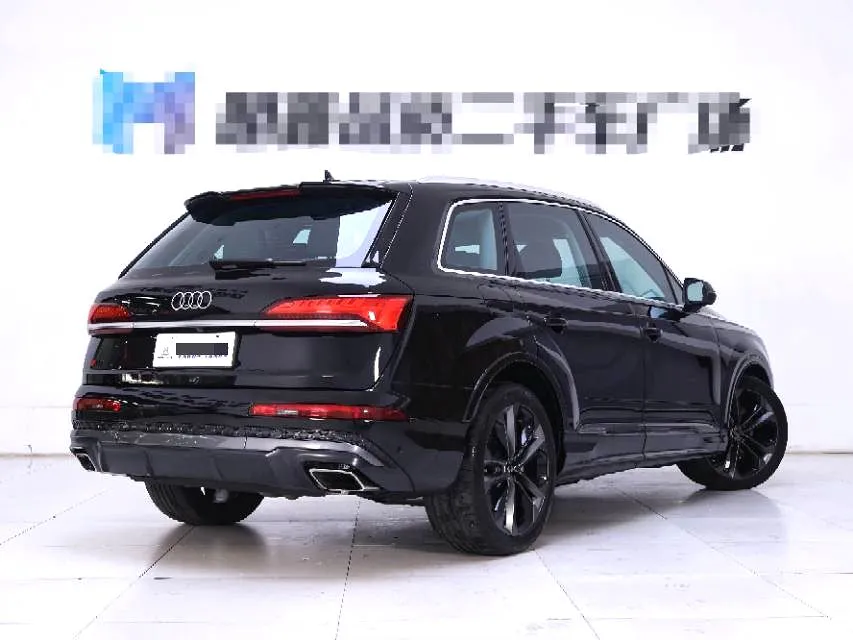 Audi Q7 (Imported) 2025 Q7 48V 3.0 TFSI 55 TFSI Quattro S line Black Warrior Model — Смотреть фото 2
