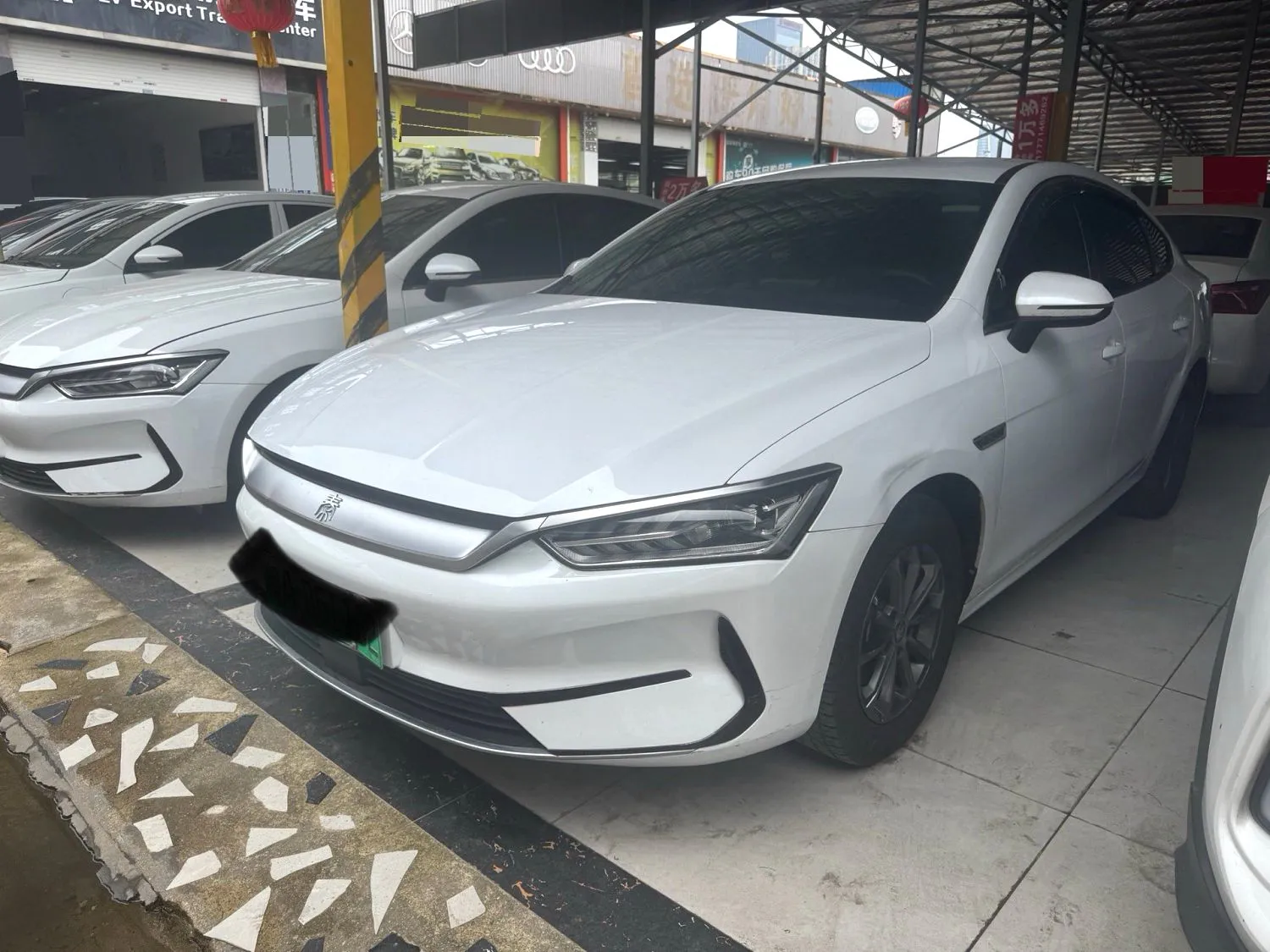 BYD BYD Qin PLUS — White