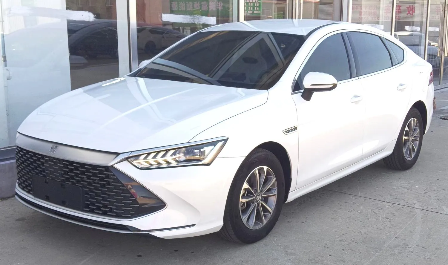 BYD Qin PLUS 2023 Qin PLUS DM-i 1.5 CVT Champion Edition Beyond Model, 55 km Range — photo 1