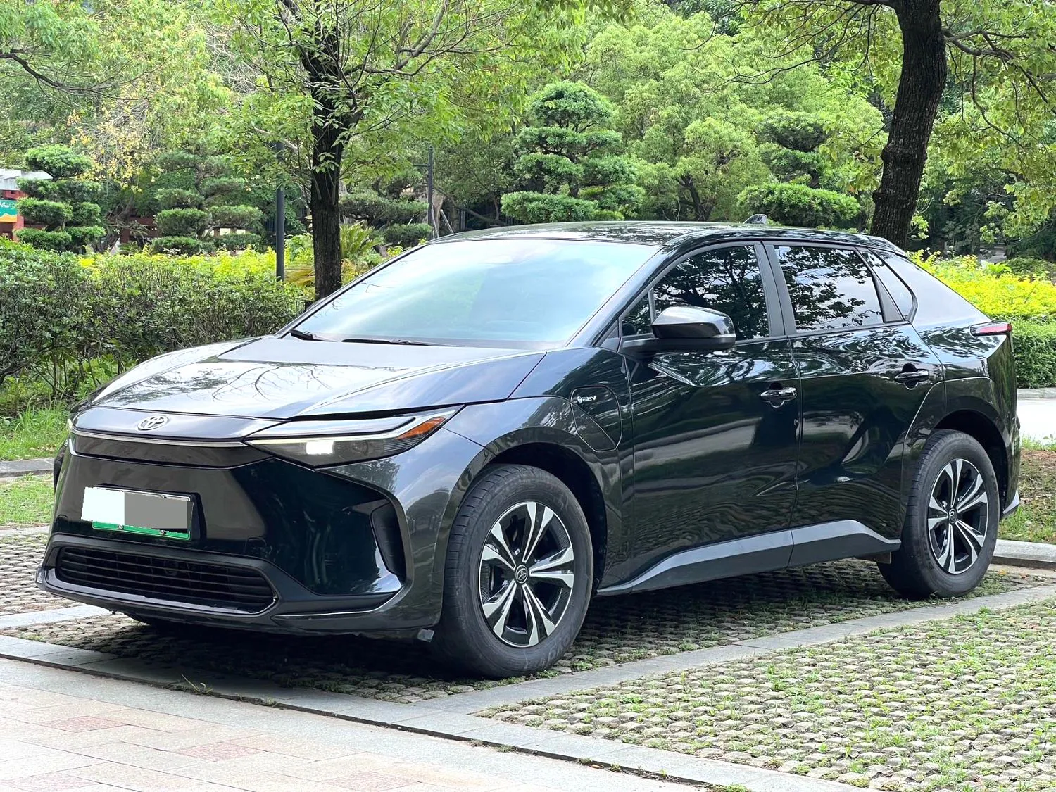 FAW FAW Toyota bZ4X — Black