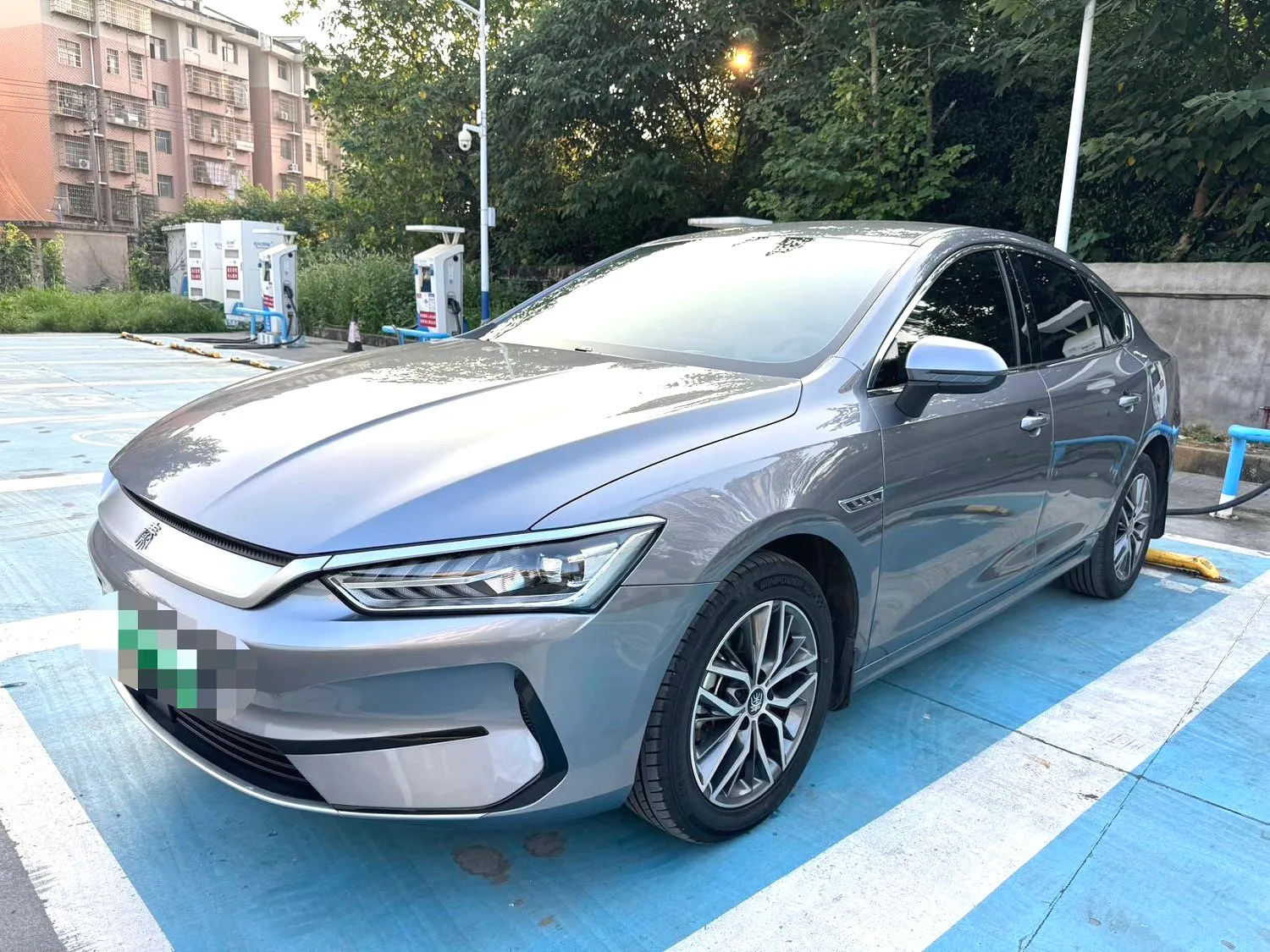 BYD BYD Qin PLUS — Cinza