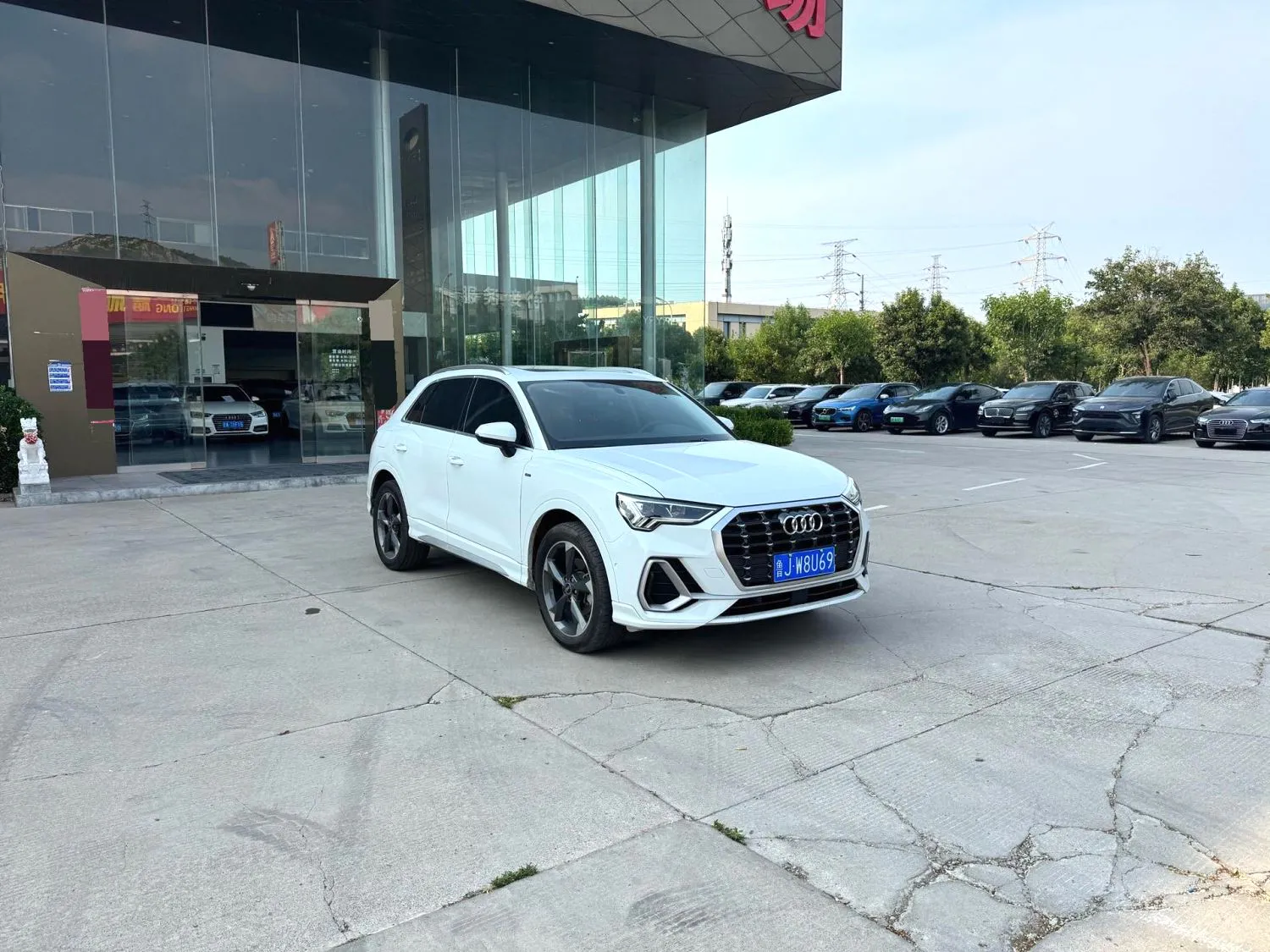 Audi Q3 2022 Q3 1.4 TFSI 35 TFSI Fashion Elegance — عرض الصورة 3