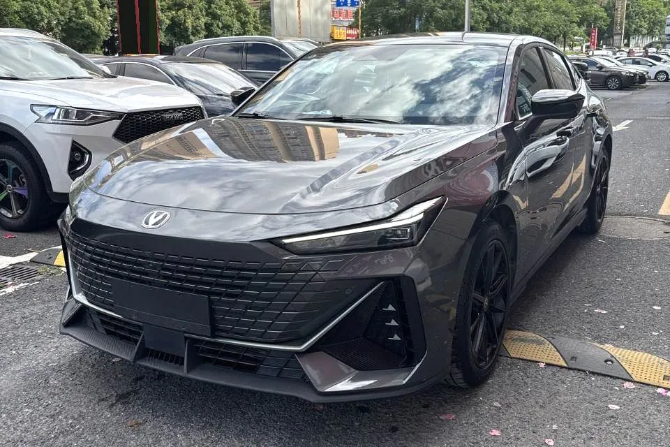 Changan Changan UNI-V — Noir