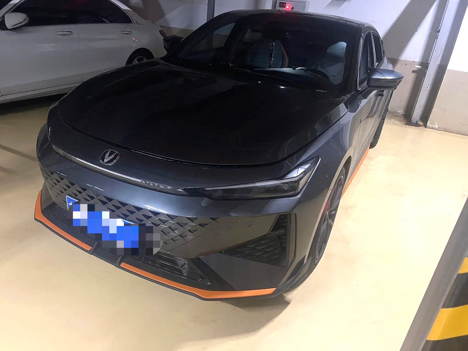 Changan UNI-V 2025 UNI-V 1.5T 500Bar Prestige Sport — photo 1