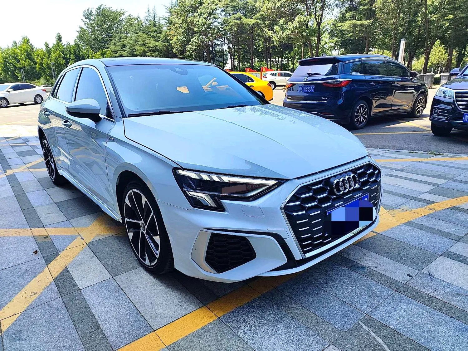 Audi A3 2023 A3 Sportback 1.4 TFSI 35 TFSI Fashion Sport (facelift) — عرض الصورة 2