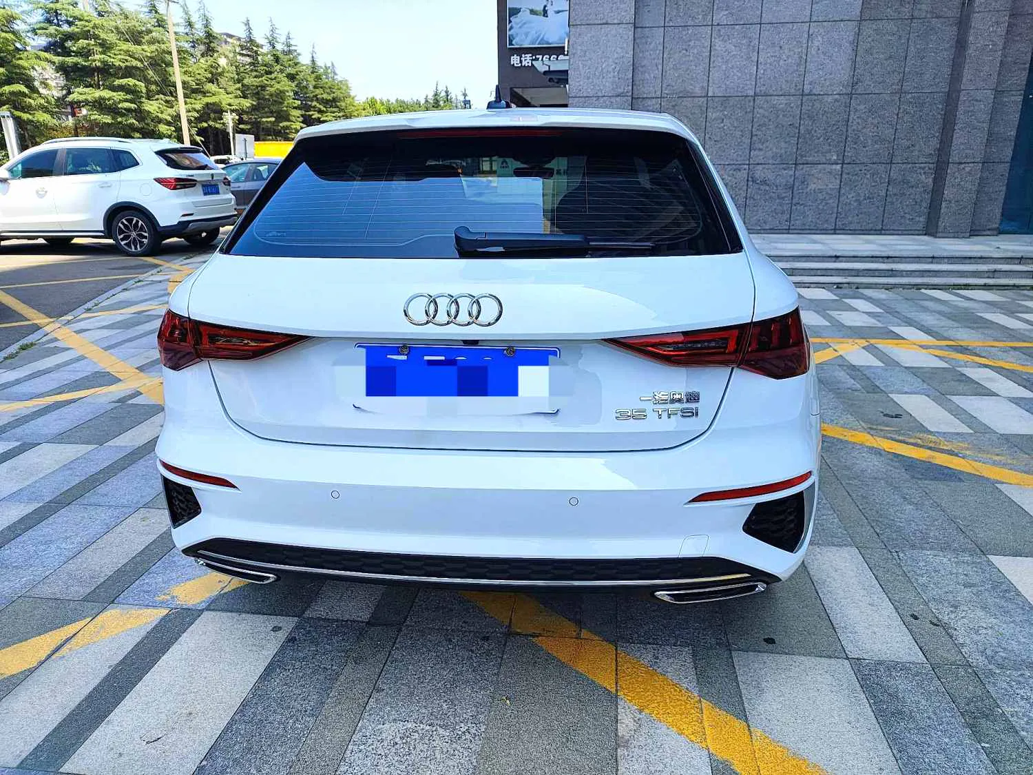 Audi A3 2023 A3 Sportback 1.4 TFSI 35 TFSI Fashion Sport (facelift) — عرض الصورة 6