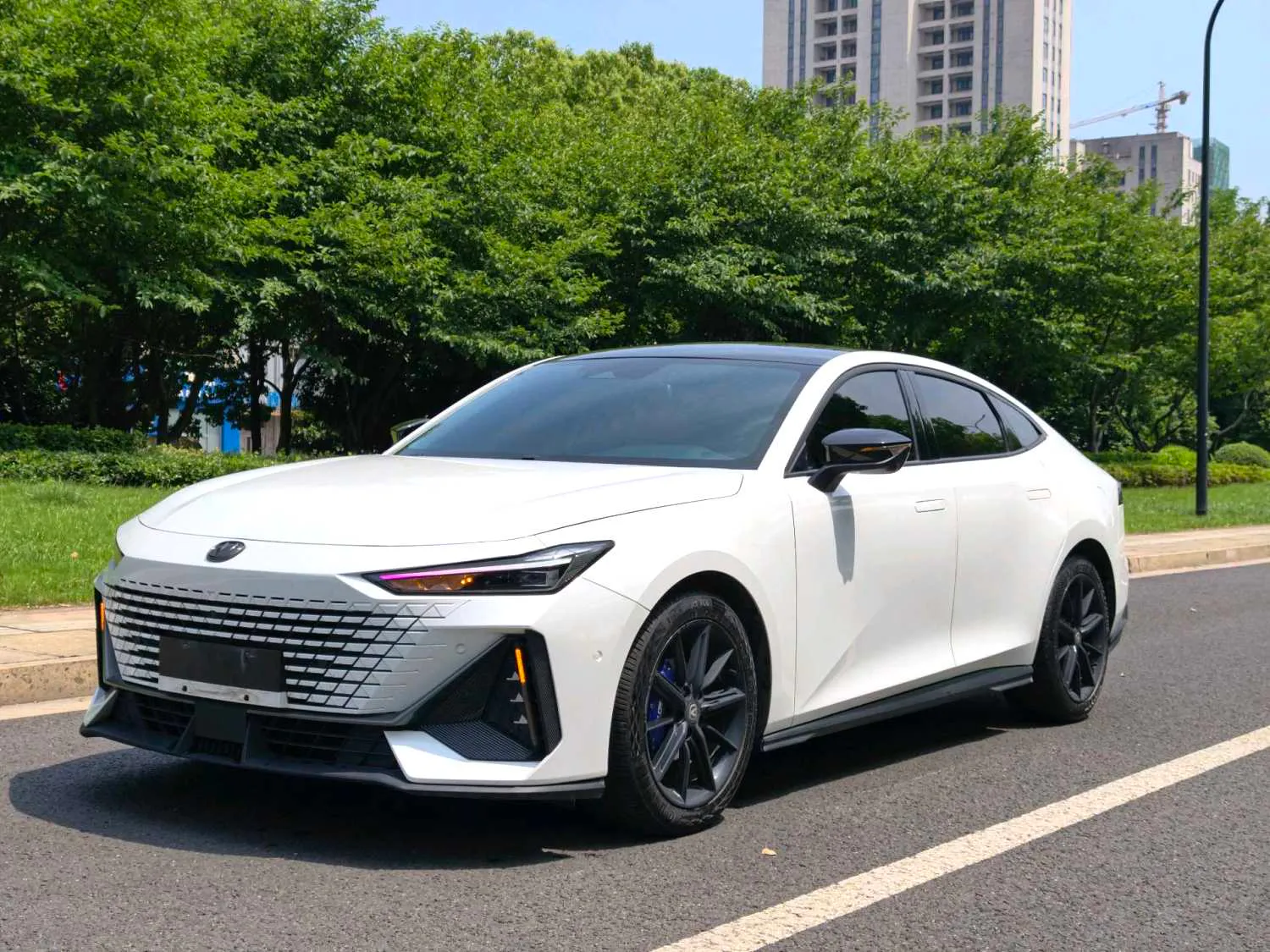 Changan UNI-V 2023 UNI-V 1.5T Smart Navigation Model — photo 1