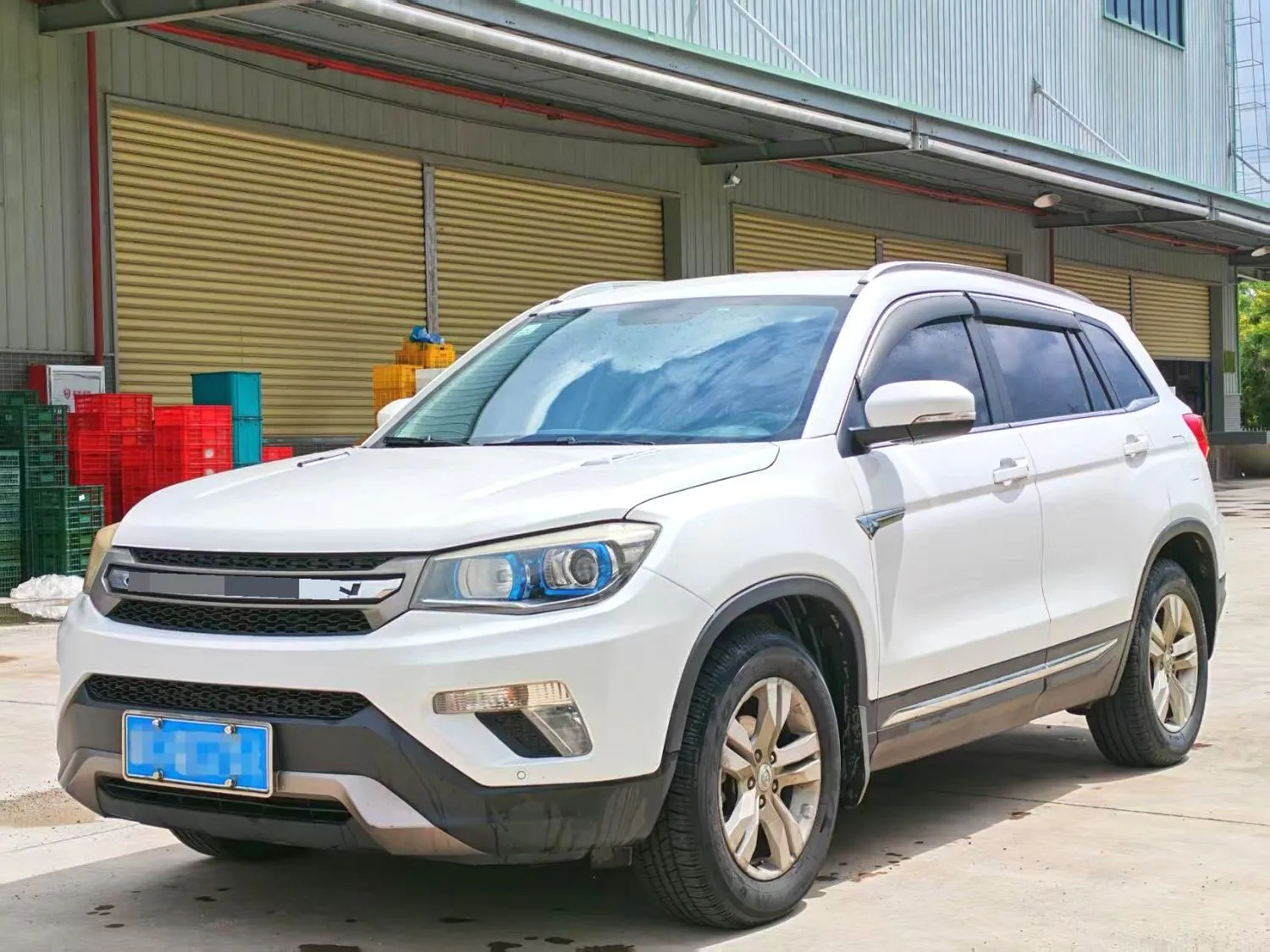Changan Changan CS75 — أبيض