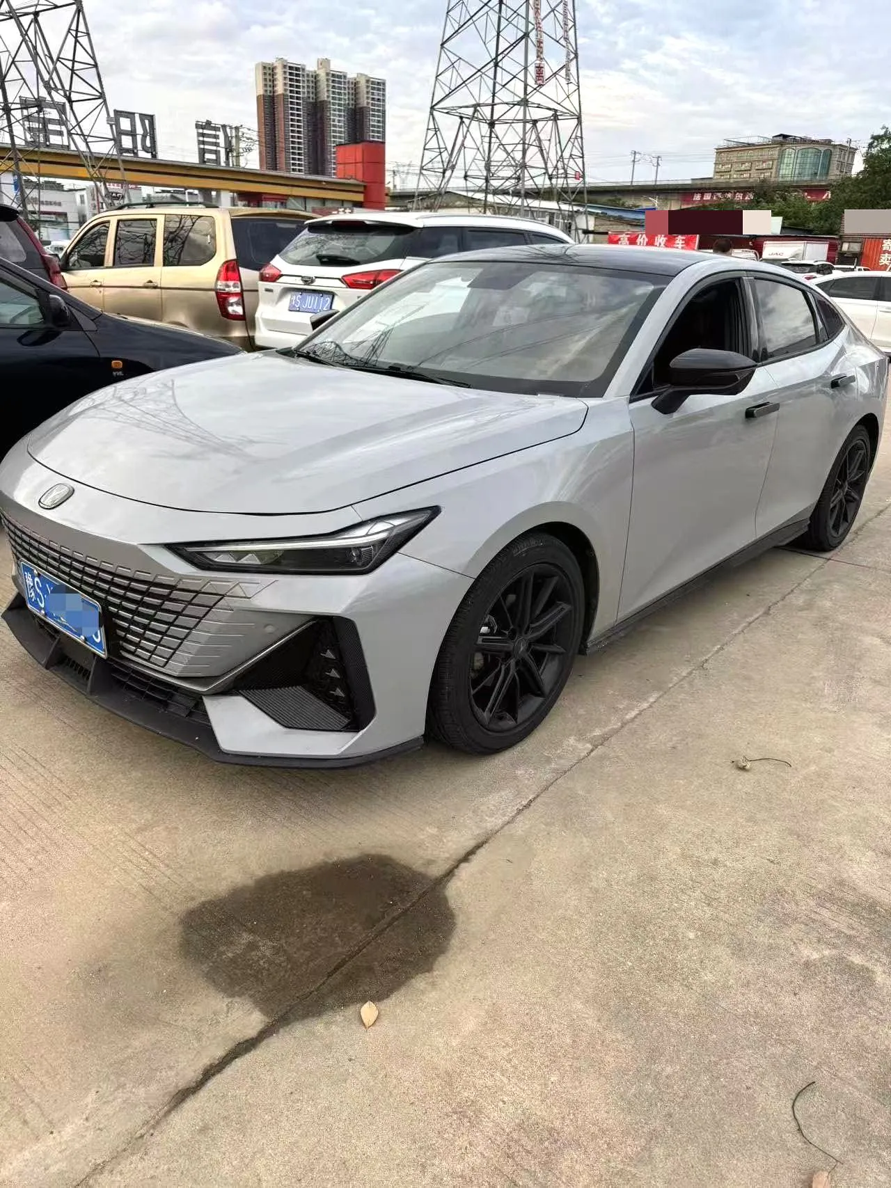 Changan Changan UNI-V — رمادي