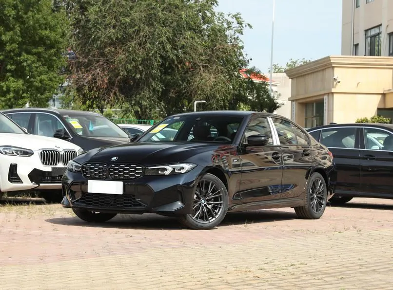 BMW 3 Series 3 Series 2024 325i M Sport Night Package — photo 1
