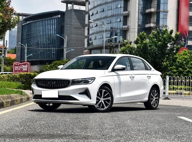 Geely Emgrand Emgrand 2024 4th Generation 1.8L DHT Pure Edition — photo 1