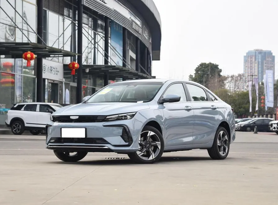 Geely Emgrand L EmgrandL HiP 2024 Dragon Edition 1.5TD-DHT Pro 100KM Excellence Edition — photo 1