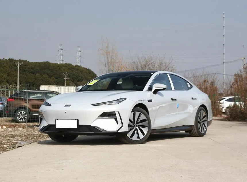Geely Geely Galaxy E8 — sedan