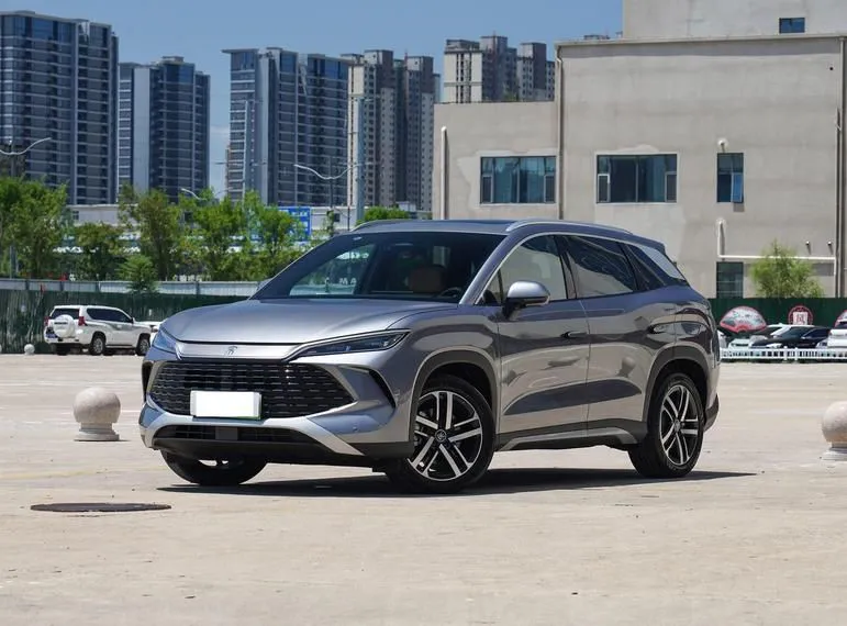 BYD BYD SongL DM-i — Blanco / Gris