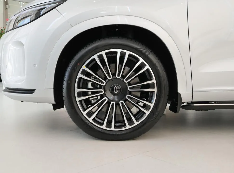 AITO M7 M7 2024 1.5T four-wheel drive Plus version 5 seats — عرض الصورة 6