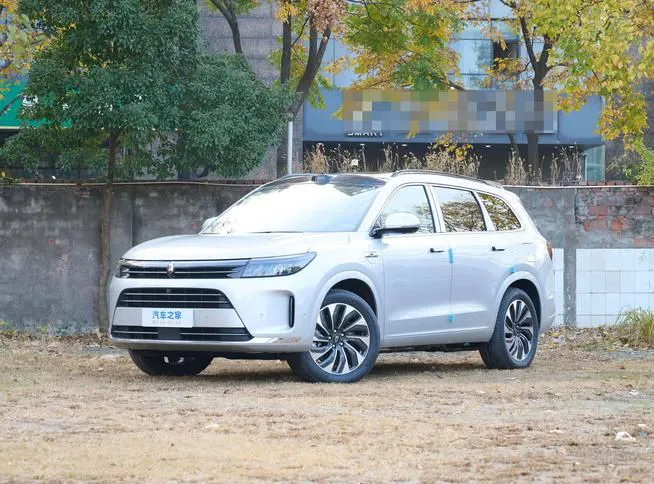 AITO M7 M7 2024 1.5T intelligent driving four-wheel drive Max version 6 seats — photo 1
