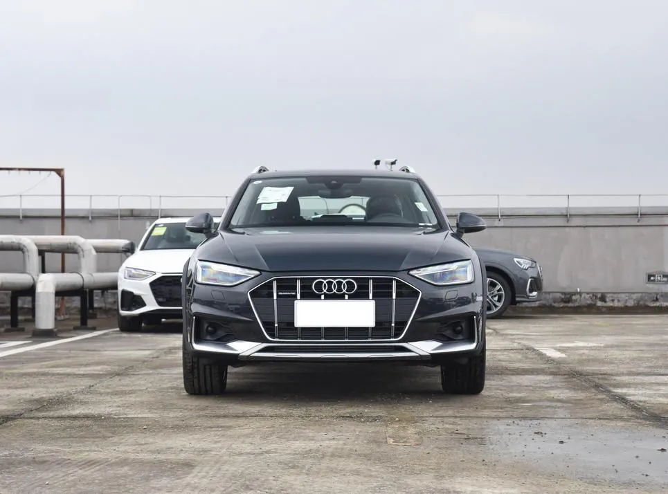 Audi A4 (imported) A4 Imported 2024 allroad quattro 45 TFSI — Voir la photo 5
