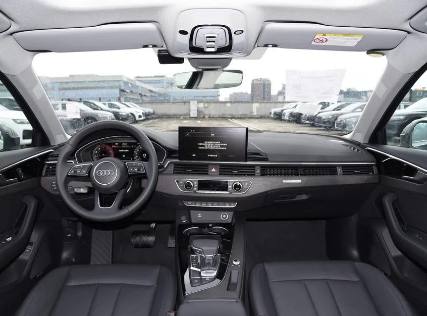 Audi A4 (imported) A4 Imported 2024 allroad quattro 45 TFSI — Voir la photo 2
