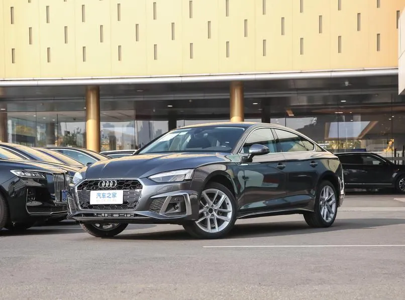 Audi Audi A5 — White / Gray / Black