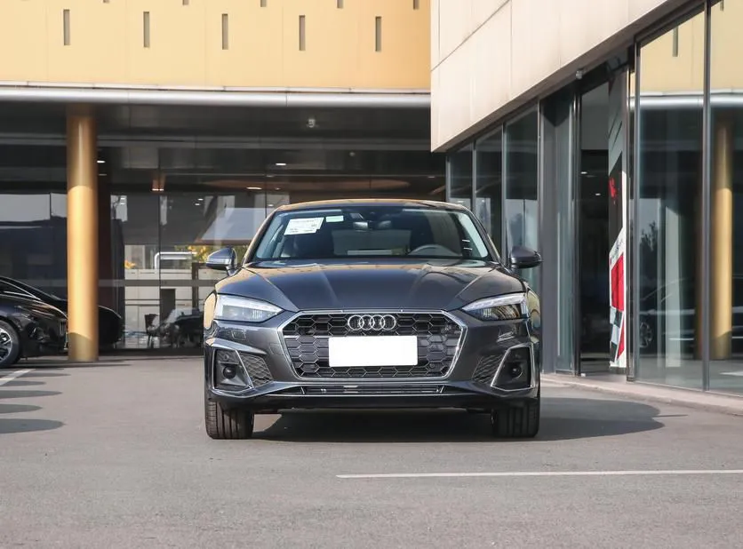 Audi A5 A5 Imported 2024 Sportback 40 TFSI Stylish Dynamic Model — Voir la photo 5