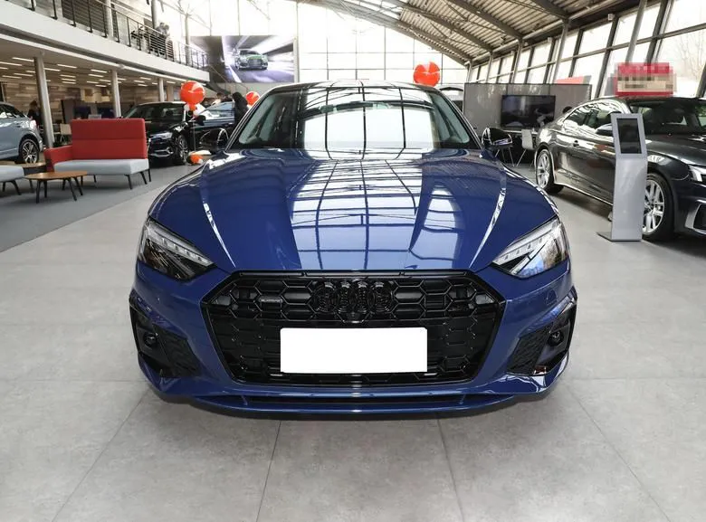 Audi A5 A5 Imported 2024 Sportback 45 TFSI quattro Selected Dynamic Edition — عرض الصورة 5