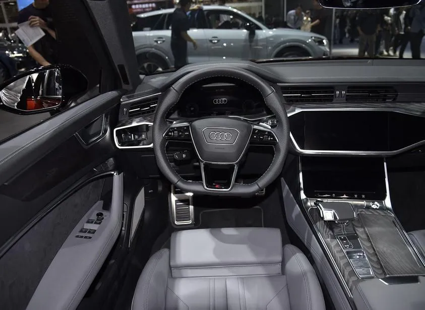 Audi A6 A6 Imported 2024 Avant Avant 45 TFSI Selected Dynamic Edition — View photo 3