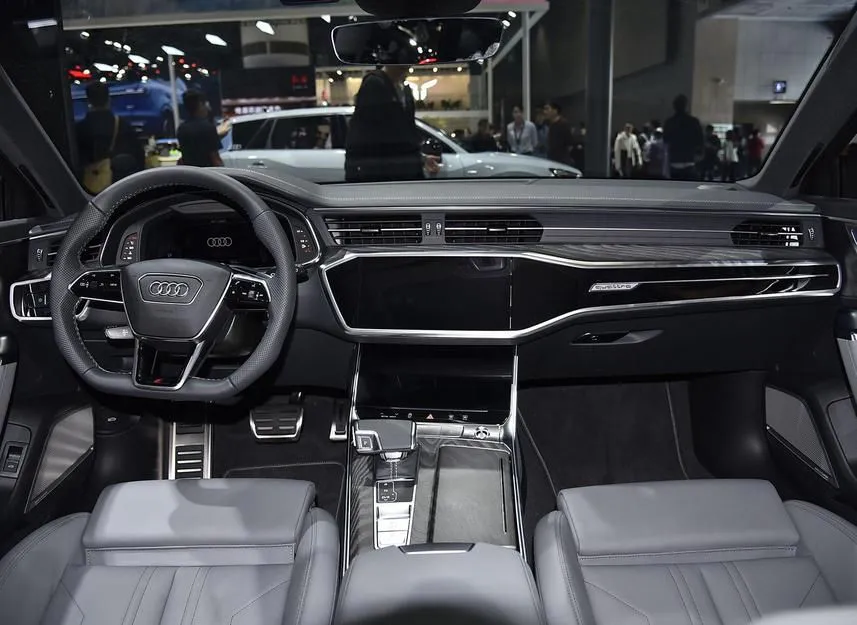 Audi A6 A6 Imported 2024 Avant Avant 45 TFSI Selected Dynamic Edition — View photo 2