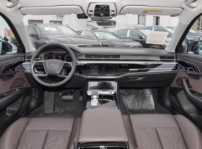 Audi A8 A8 2024 A8L 45 TFSI quattro Luxury Edition — عرض الصورة 2