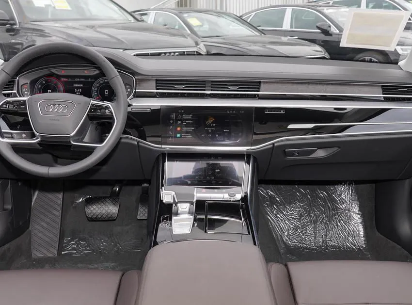 Audi A8 A8 2024 A8L 45 TFSI quattro Luxury Edition — عرض الصورة 4