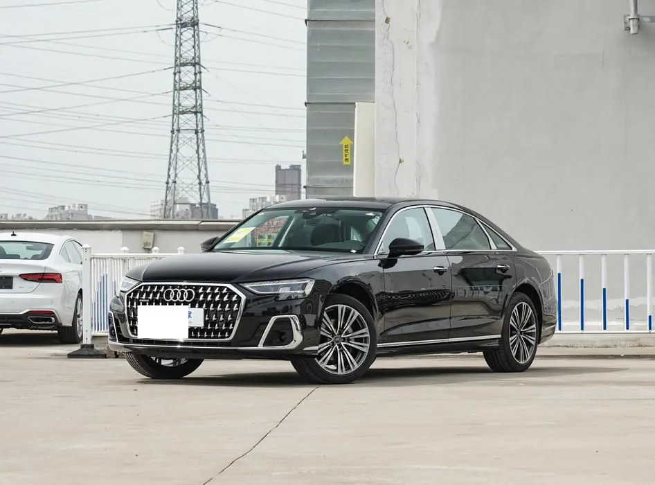 Audi Audi A8 — Blanc / Gris / Noir / Argenté