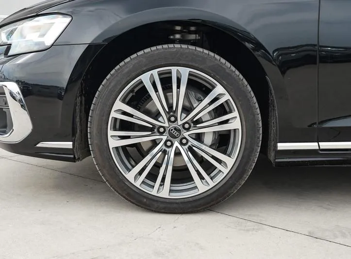 Audi A8 A8 2024 A8L 45 TFSI quattro Luxury Edition — عرض الصورة 6