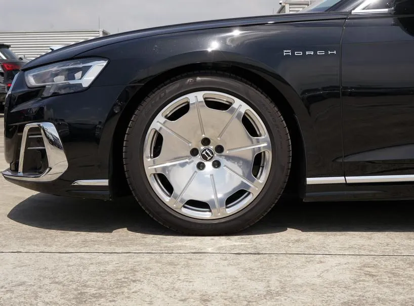 Audi A8 A8 2024 A8L Horch Founder Edition 55TFSI — عرض الصورة 6