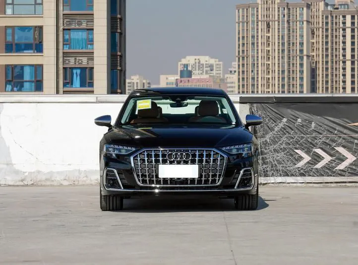Audi A8 A8 2024 A8L Horch Founder's Edition Classic — Voir la photo 5