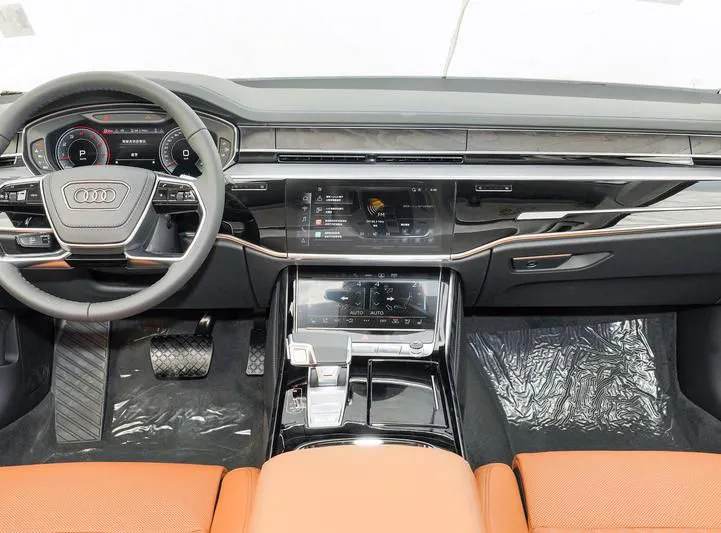 Audi A8 A8 2024 A8L Horch Founder's Edition Classic — Voir la photo 4