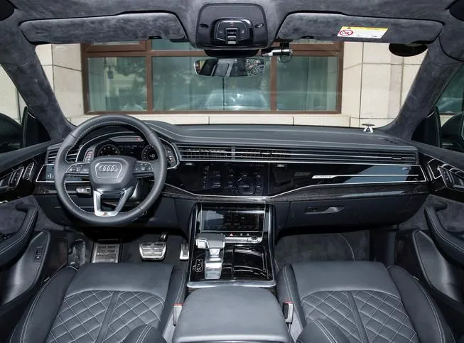 Audi Q8 Q8 2024 55 TFSI Premium Dynamic Edition — Ver foto 2