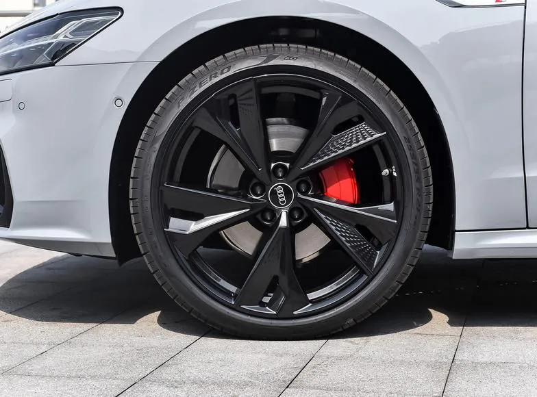 Audi A7L A7L 2024 45 TFSI quattro RS package racing version — View photo 6