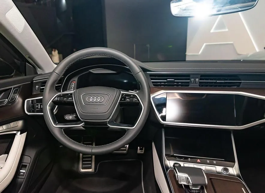 Audi A7L A7L 2024 55 TFSI quattro flagship model — Смотреть фото 3